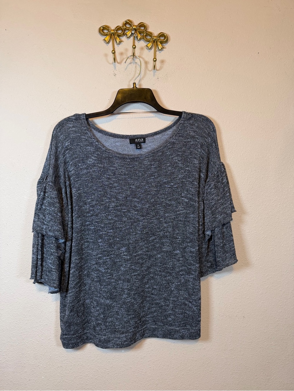 a.n.a Heathered Charcoal Scooped Neck Ruffle Statement Short Sleeve. Size XL